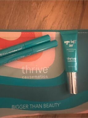 thrive causemetics  Eyeliner Tai and Riji